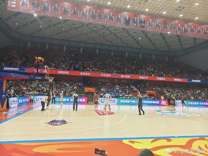 app下载-齐鲁德比：山东篮球最纯粹的底色|青岛市|山东队|张北海|济南|球迷_新浪体育_新浪新闻